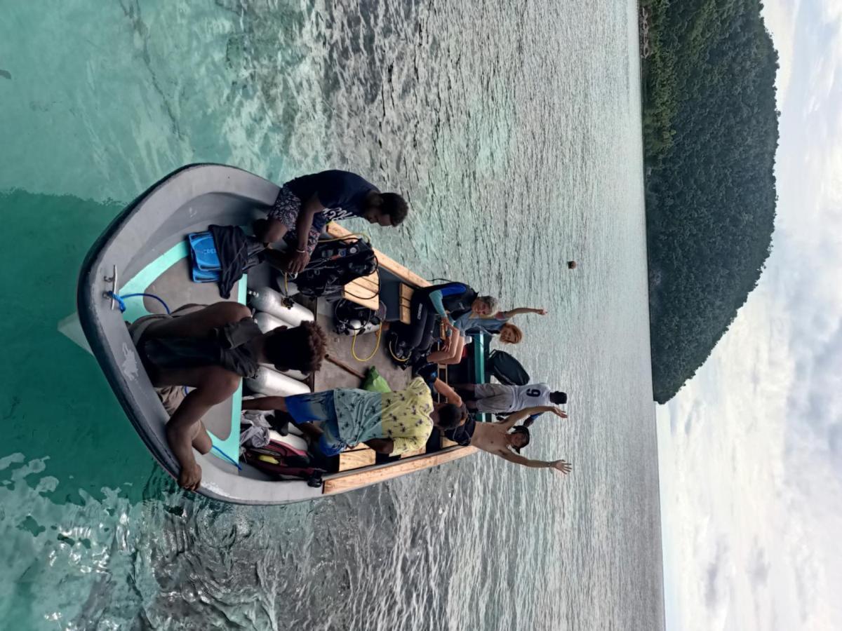 Warahnus Dive Homestay Kri Exterior foto